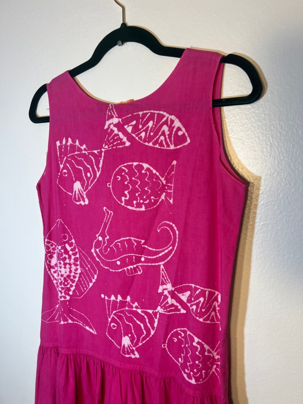 Vintage 80s Hot Pink Cotton Sleeveless Maxi Dress with White Batik Fish Print S - Picture 5 of 6